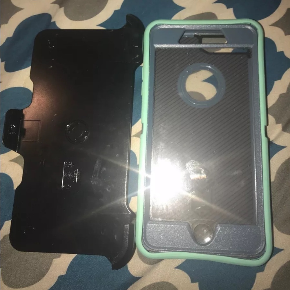 iPhone 7 Plus OtterBox Case - Picture 2 of 2